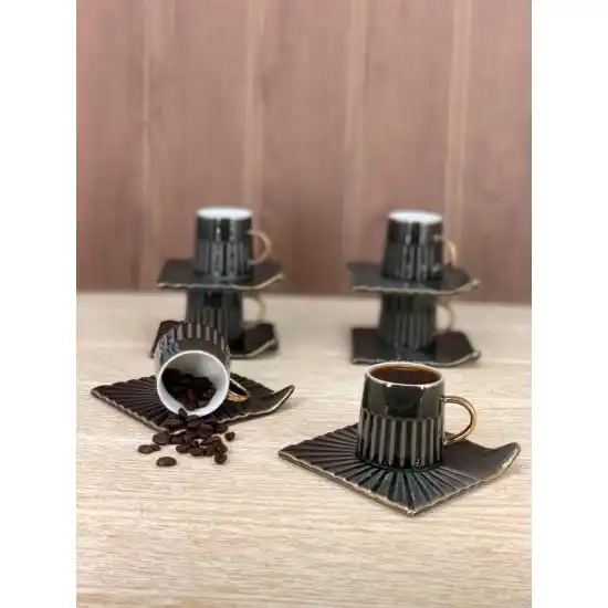 8 فناجين لون أسود للقهوة